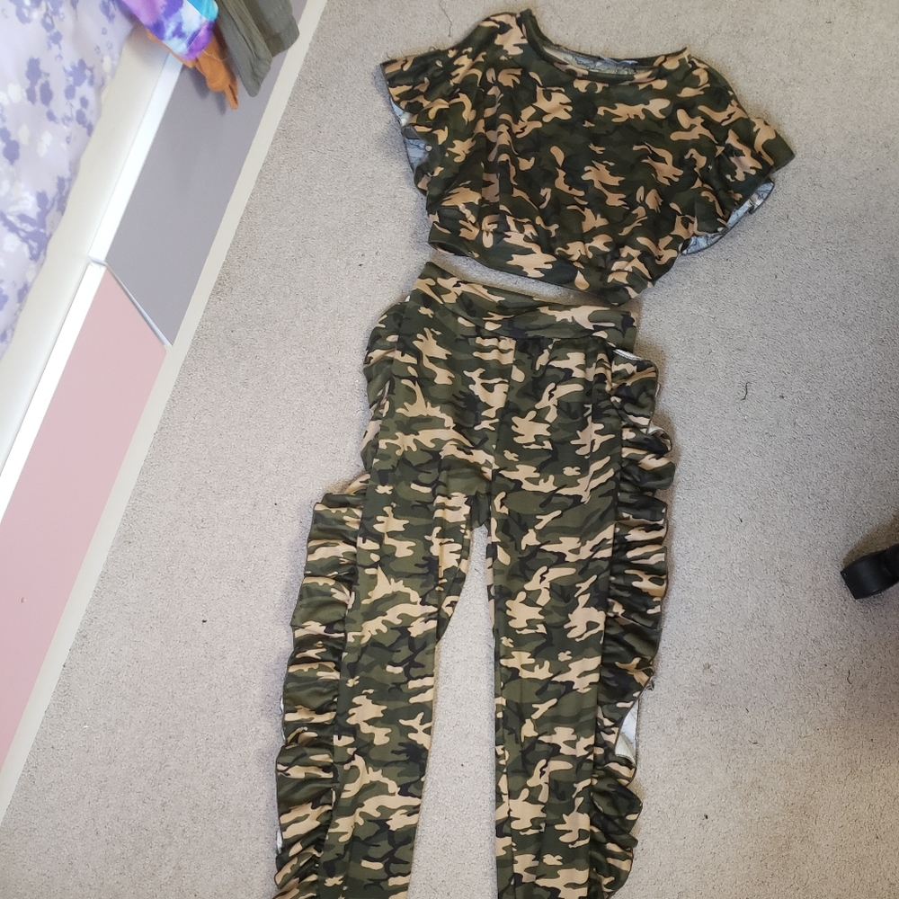 2 piece camouflage fashion nova